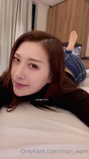 未满十八岁勿入漫画网站极品露脸福利姬-性感女秘书
